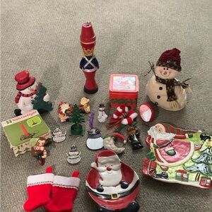 Christmas Holiday Decor 21 pieces Vintage Style